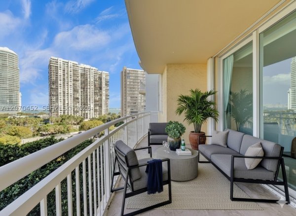 2475 Brickell Ave #804 Miami, FL 33129