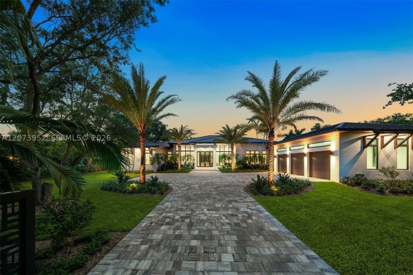10860 SW 67th Ct Pinecrest, FL 33156