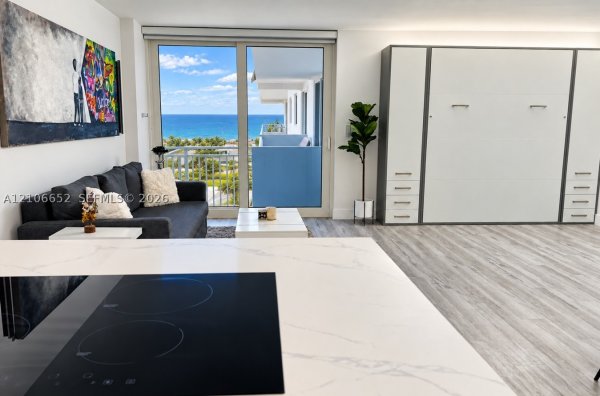 345 Ocean Dr #325 Miami Beach, FL 33139