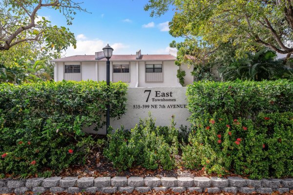 563 NE 7th Fort Lauderdale, FL 33301