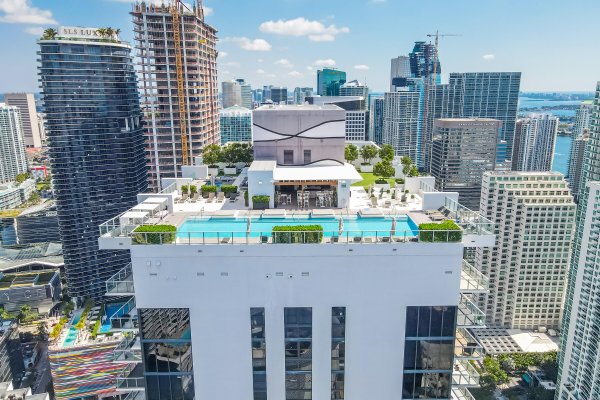 1010 Brickell #1607 Miami, FL 33131