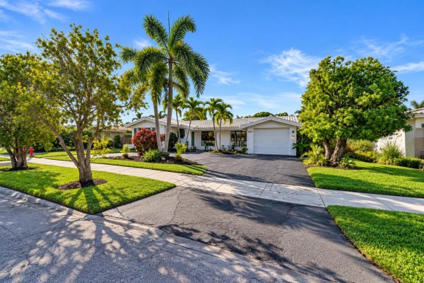 2050 NE 59th Pl Fort Lauderdale, FL 33308