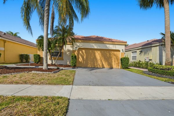 15745 NW 16th Pembroke Pines, FL 33028