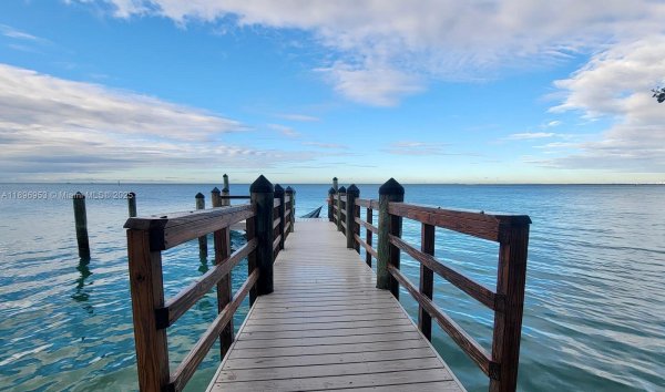 640 S Mashta Dr Key Biscayne, FL 33149 640 S Mashta Dr Key Biscayne, FL 33149