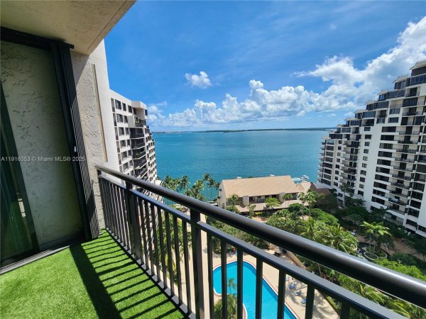 540 Brickell Key Dr #1603 Miami, FL 33131