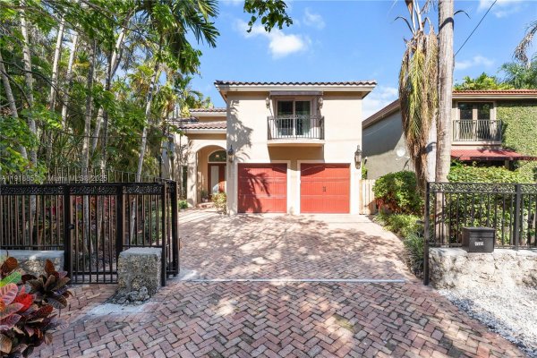 4125 Poinciana Ave Miami, FL 33133