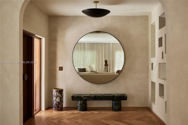 1315 Lenox Ave Miami Beach, FL 33139