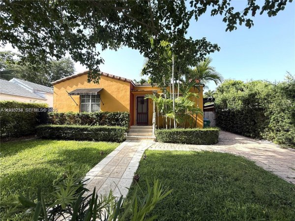 2308 SW 23rd Ter Miami, FL 33145