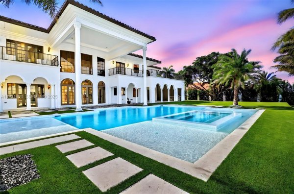 14891 SW 20th St Davie, FL 33326