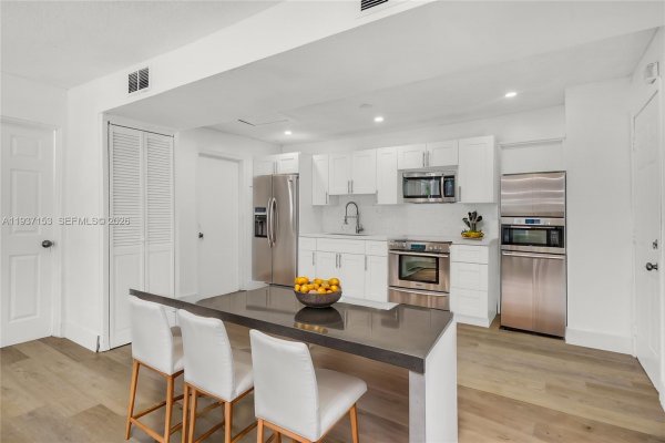 2443 NW 55th St Miami, FL 33142