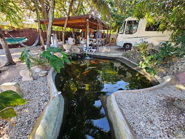 10830 SW 160th St Miami, FL 33157