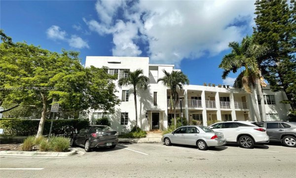 1241 14th St #8 Miami Beach, FL 33139