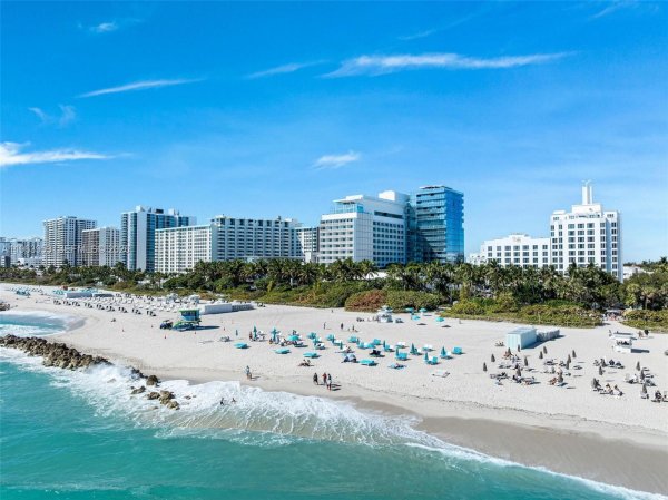 2901 Collins Ave #1501 Miami Beach, FL 33140