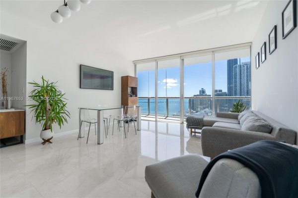 495 Brickell Ave #3211 Miami, FL 33131