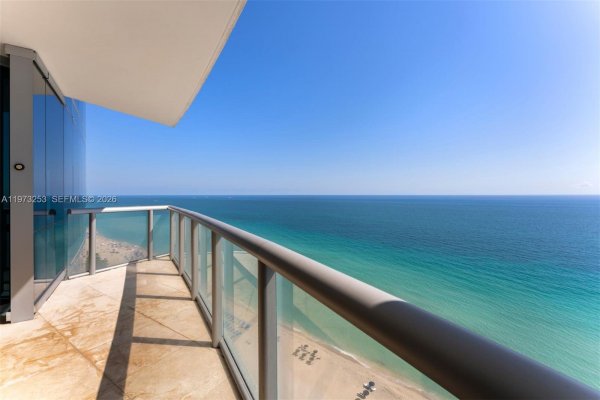 17121 Collins Ave #2405 Sunny Isles Beach, FL 33160