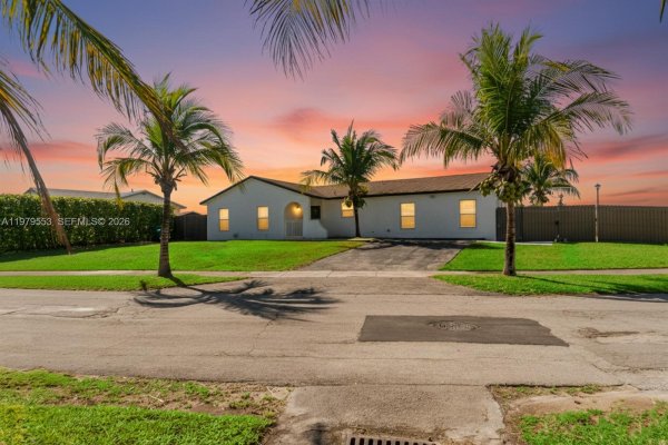 13000 SW 260th Ter Homestead, FL 33032