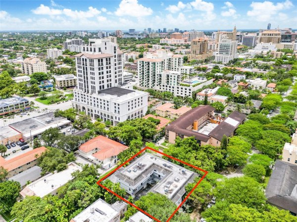 235 Antilla Ave #7 Coral Gables, FL 33134