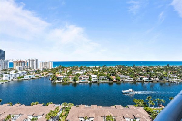 21200 Point Pl #1901 Aventura, FL 33180
