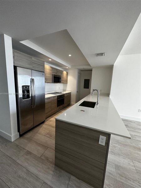 121 NE 34th St #2707 Miami, FL 33137