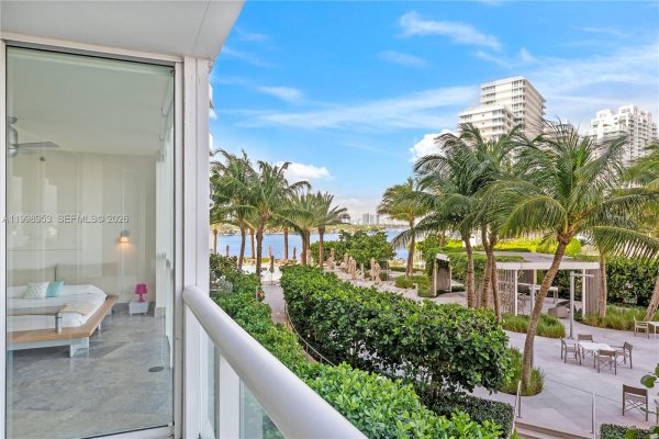 450 Alton Rd #704 Miami Beach, FL 33139