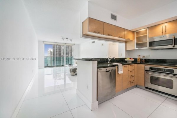31 SE 5th St #3210 Miami, FL 33131