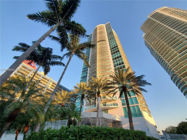 2101 Brickell Ave #3502 Miami, FL 33129