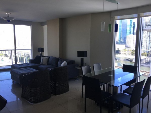 185 SW 7th St #1511 Miami, FL 33130