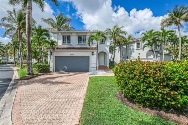 20990 NE 30th Pl Aventura, FL 33180