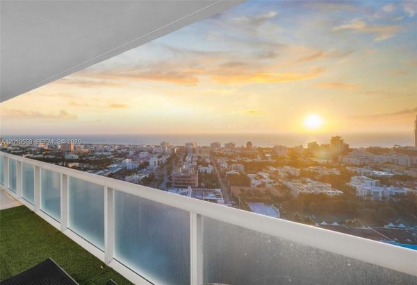 450 Alton Rd #2810 Miami Beach, FL 33139