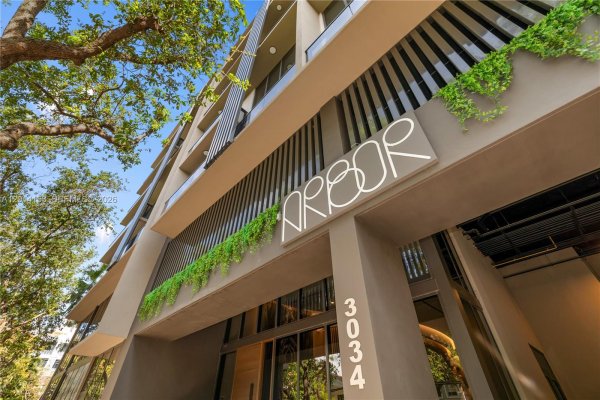 3034 Oak Ave #208 Miami, FL 33133