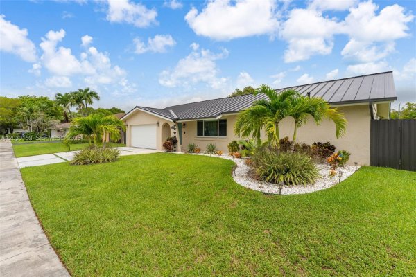 11375 SW 113th Ter Miami, FL 33176