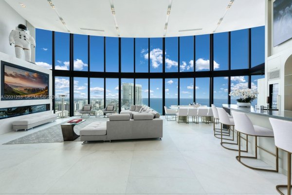 18555 Collins Ave #4405 Sunny Isles Beach, FL 33160