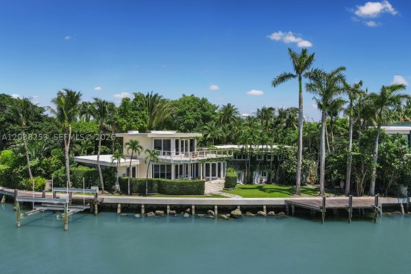 6500 N Bay Rd Miami Beach, FL 33141