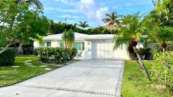 Undisclosed Address Lauderdale By The Sea, FL 33308