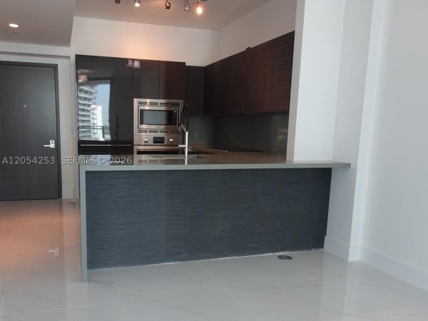 1080 Brickell Ave #1607 Miami, FL 33131