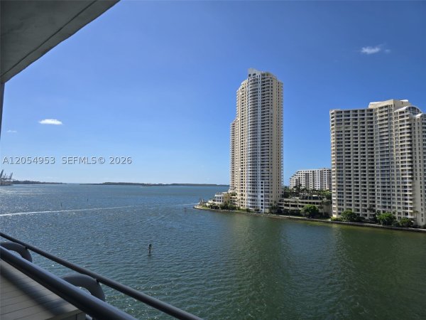 335 S Biscayne Blvd #907 Miami, FL 33131