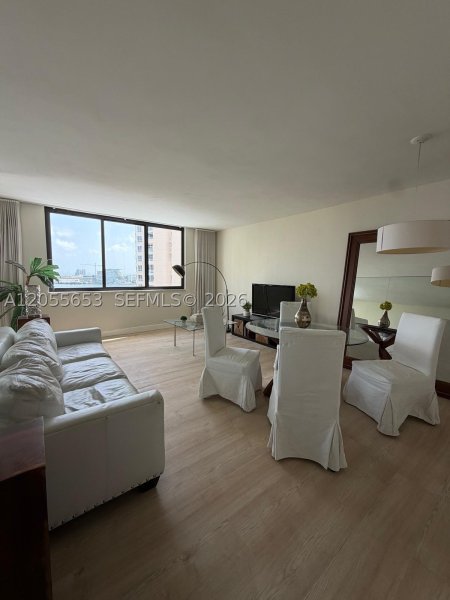 540 Brickell Key Dr #1418 Miami, FL 33131