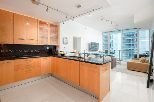 6799 Collins Ave #510 Miami Beach, FL 33141