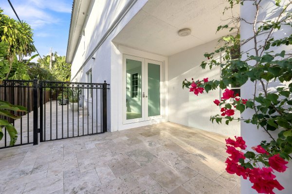 1812 NE 26th Fort Lauderdale, FL 33305