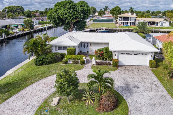 5601 Bayview Dr Fort Lauderdale, FL 33308