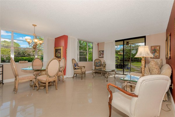 1200 Saint Charles Pl #L-19 Pembroke Pines, FL 33026