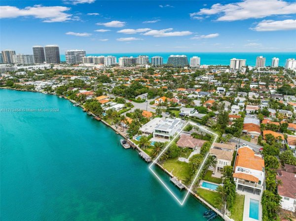 9250 Bay Dr Surfside, FL 33154 9250 Bay Dr Surfside, FL 33154
