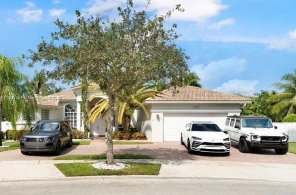 14095 NW 22nd Ct Pembroke Pines, FL 33028