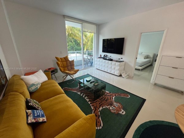 2020 Prairie Ave #205 Miami Beach, FL 33139