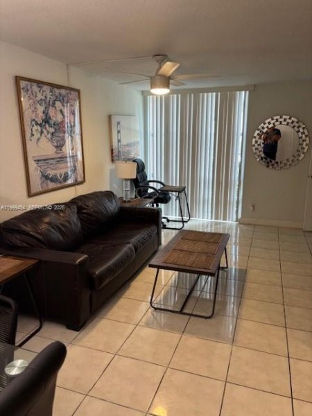 210 172nd St #127 Sunny Isles Beach, FL 33160