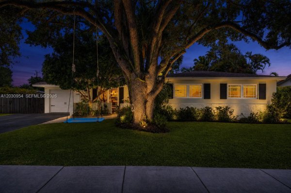 10421 SW 107th St Miami, FL 33176