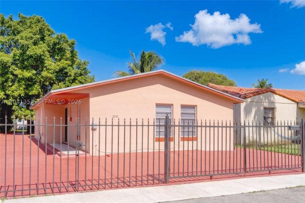 3210 NW 19th St Miami, FL 33125