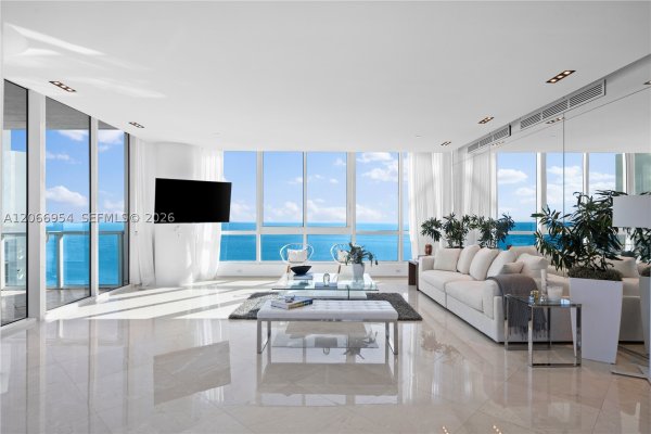 100 S Pointe Dr #3207 Miami Beach, FL 33139