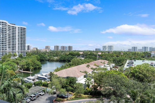 3530 Mystic Pointe Dr #808 Aventura, FL 33180
