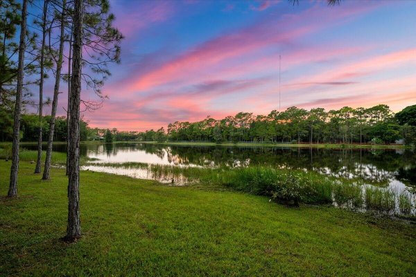 6723 Audubon Trl Wellington, FL 33449